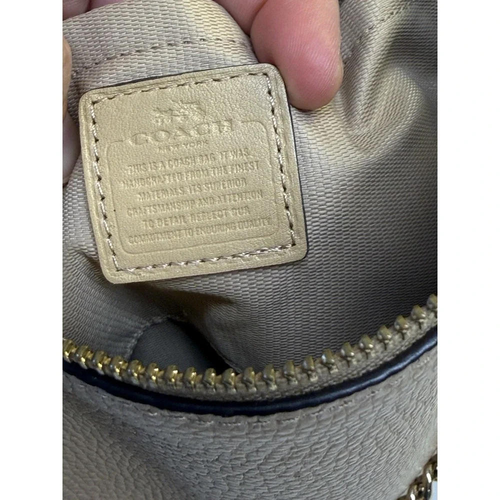 Coach Convertible Leather Tan Pebbled Cross Body Bag Purse w/Gold Chain Accent